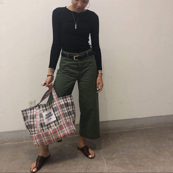 Meet Your Posher | Jaycee - Picture 2 of 3